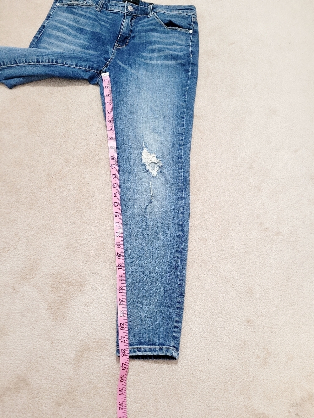 Nine West Gramercy Skinny Jeans Womens Size 12 Distressed Stretch Blue Denim - Picture 13 of 15